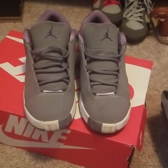 Shoes - Picture 4 of 5